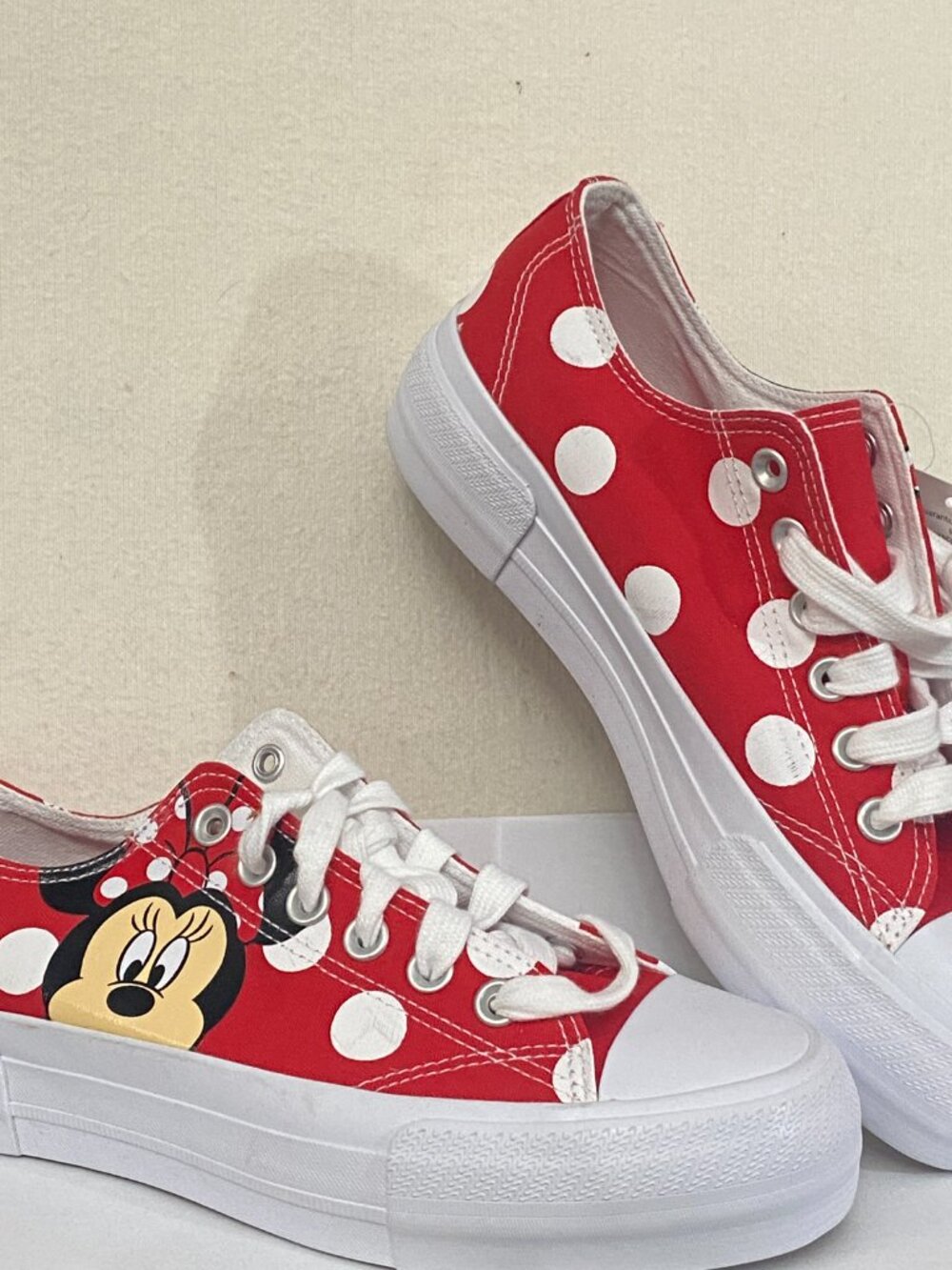 Disney Minnie Mouse Shoes Women's 8 Canvas Red White Polka Dot Low Top Lace Up. - Picture 9 of 10